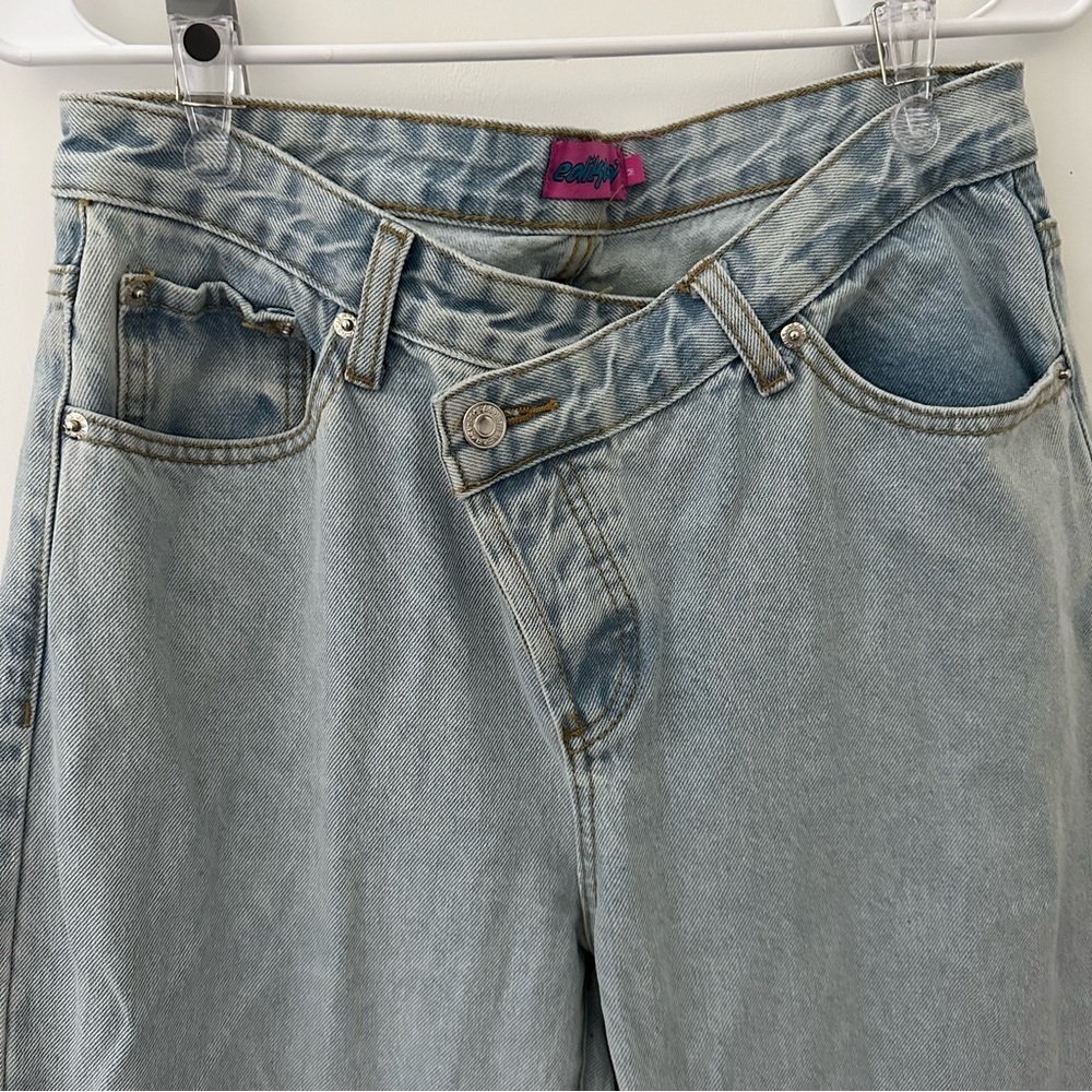 Edikted Crossed Over Mom Jeans - Picture 3 of 7
